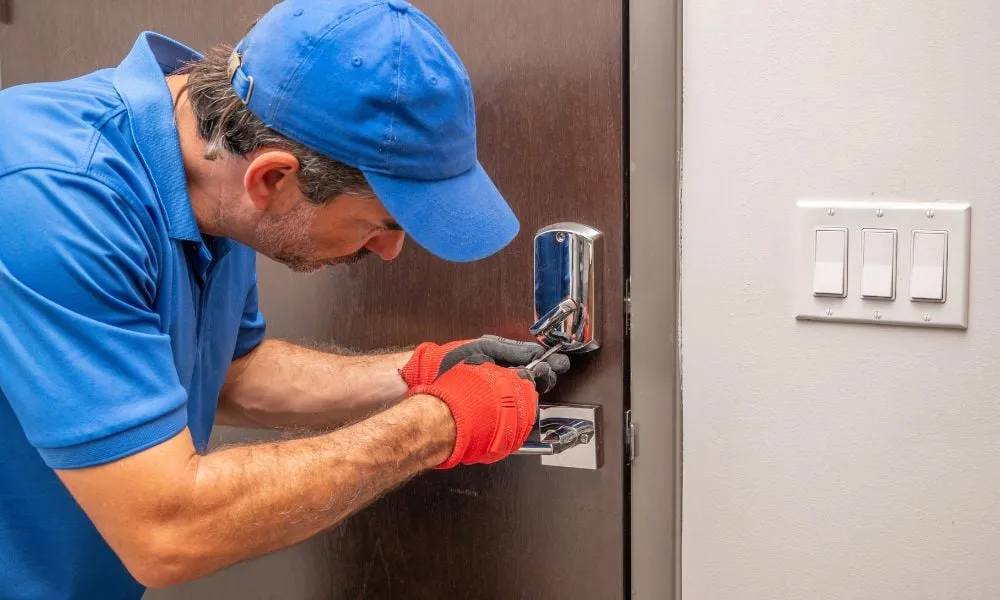 choosing a qualified locksmith