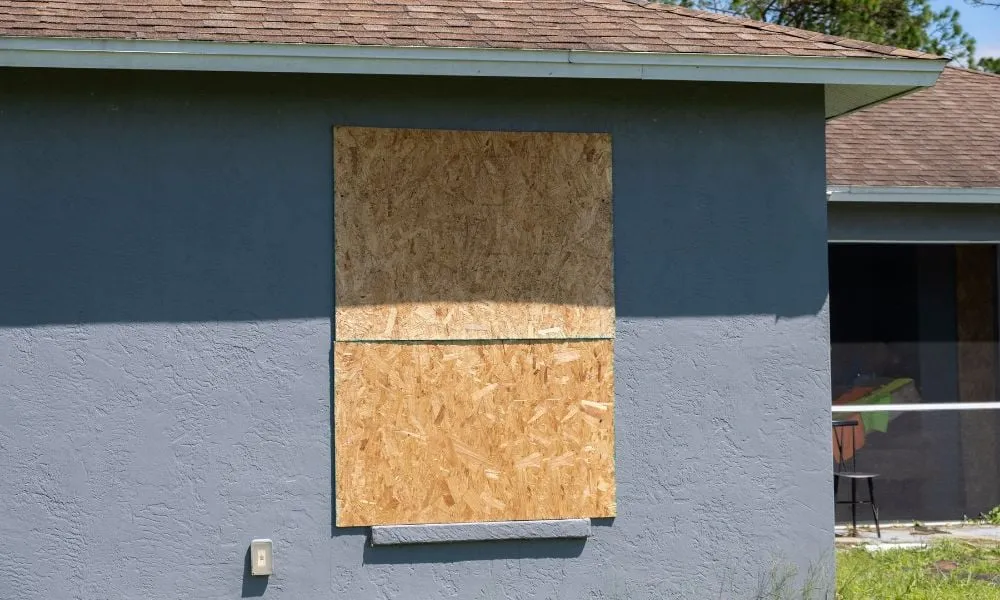 process of emergency boarding up