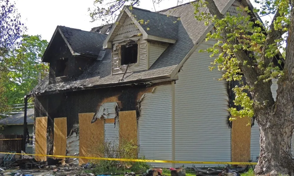 reasons for emergency boarding up