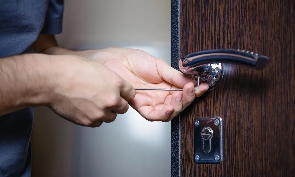 role of commercial locksmiths in business security