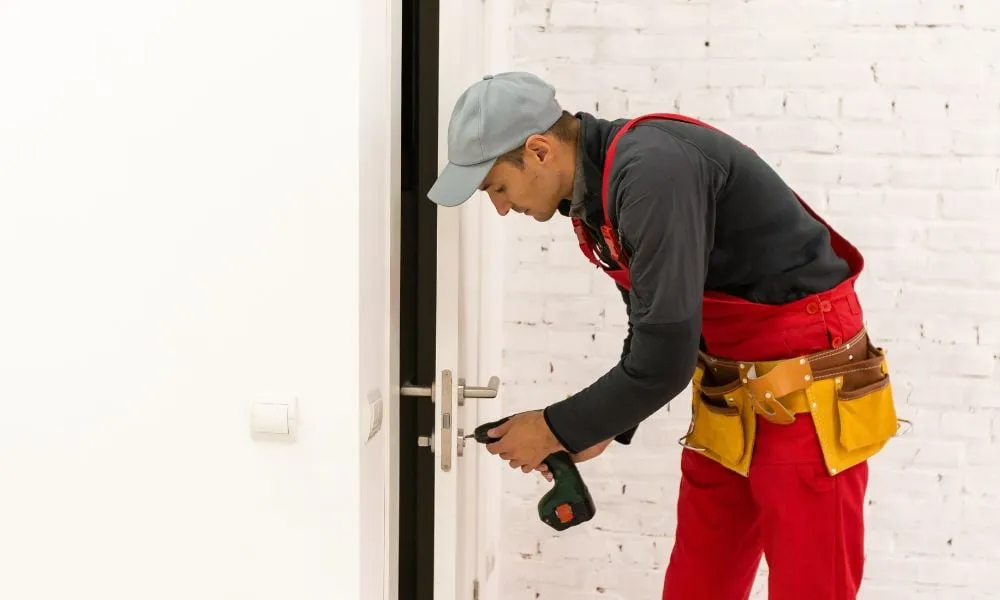 the role of residential locksmiths in enhancing home security