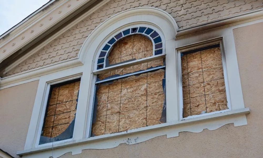 what is emergency boarding up